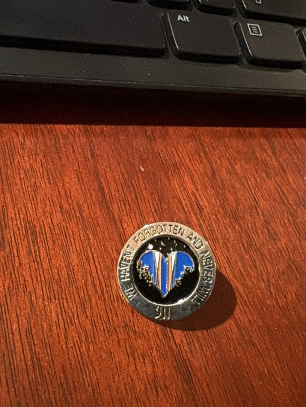 9/11 remembrance pin